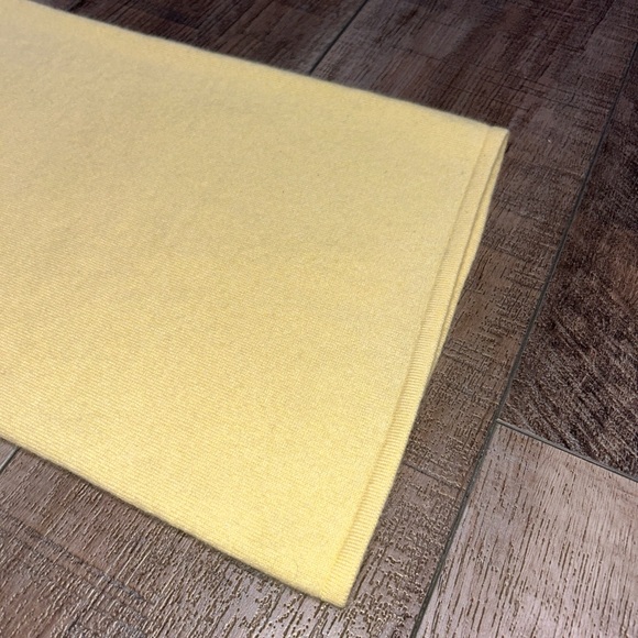 Guest In Residence everywhere cashmere pant in yellow - Picture 11 of 11